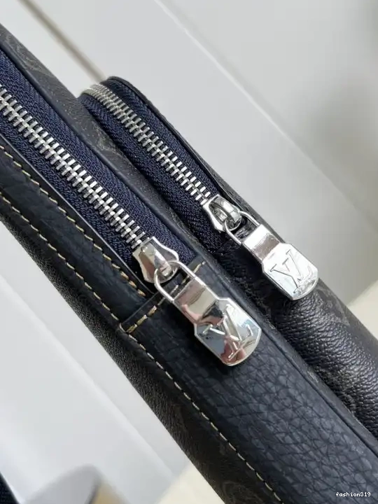 VUITTON AVENUE BAG LOUIS SLING NM 0324